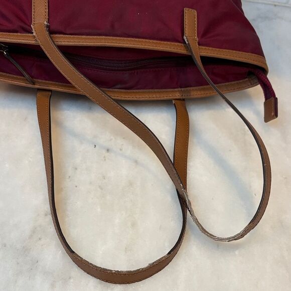 MICHAEL KORS Preppy Core Nylon & Leather Kempton Tote - Picture 12 of 16